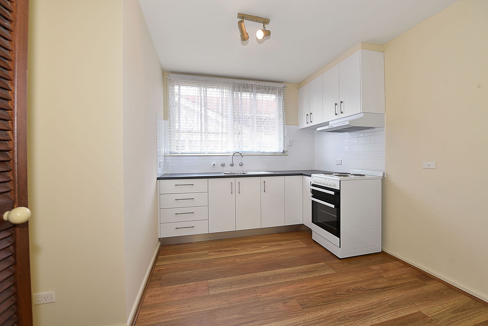 1/99 Glass Street, Essendon, VIC 3040, Essendon - Thumbnail 3