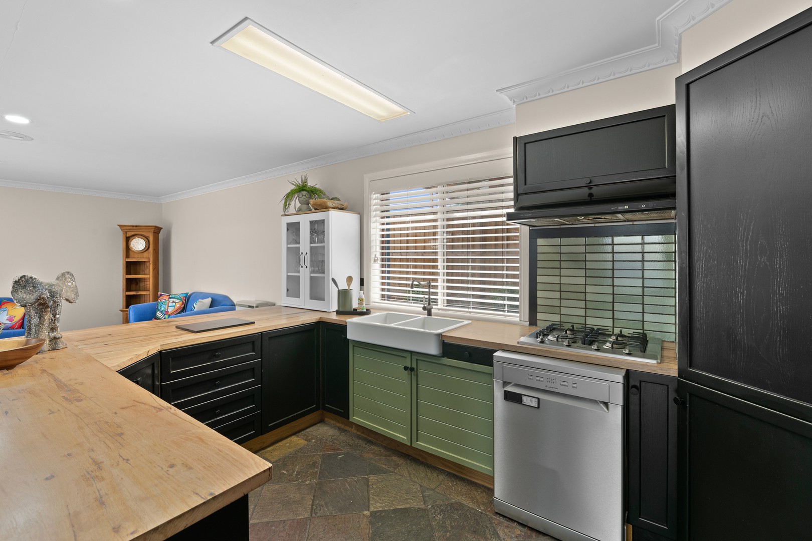 1 Ainsleigh Court, Narre Warren, VIC 3805, Narre Warren - Thumbnail 6