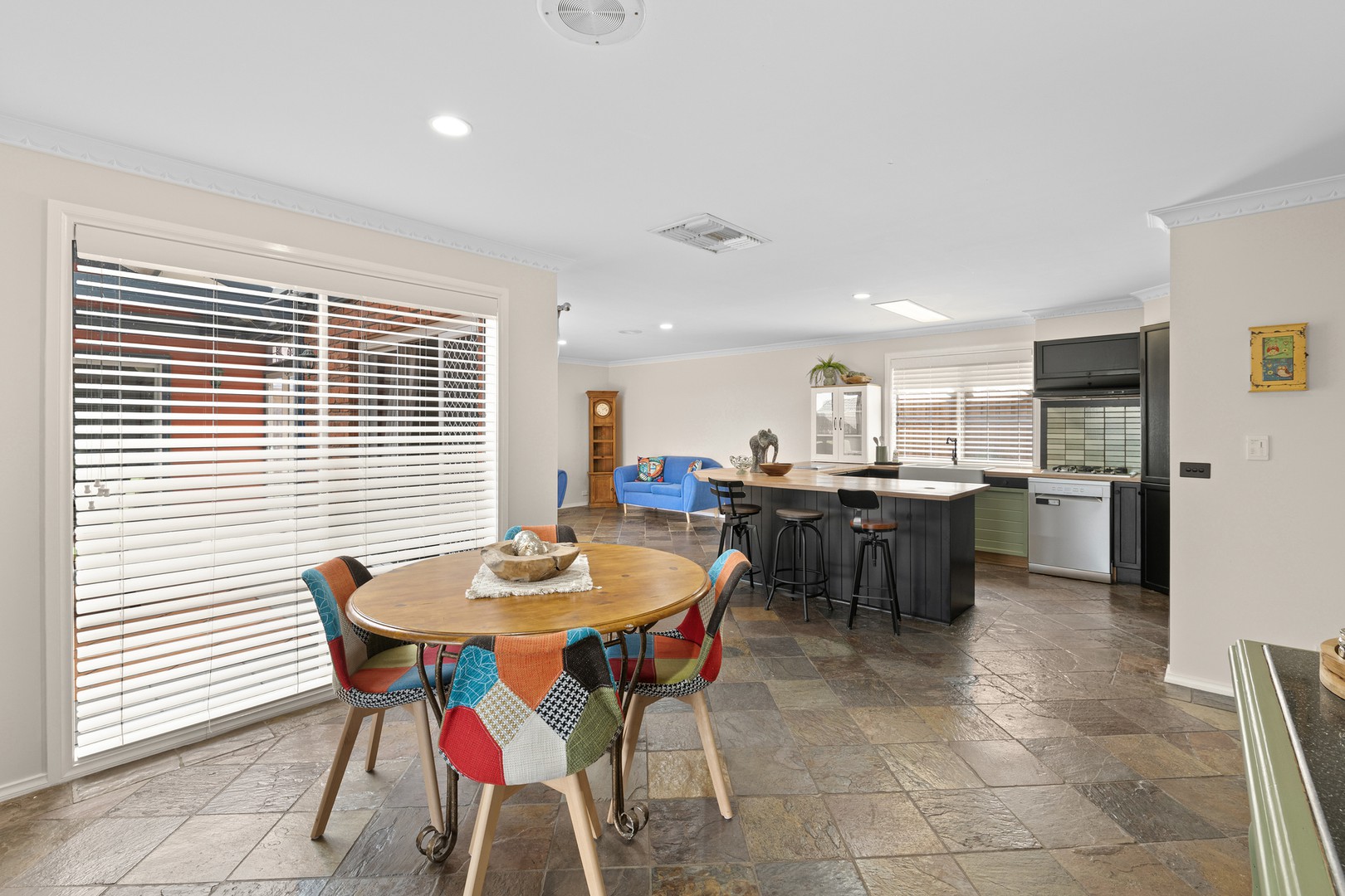 1 Ainsleigh Court, Narre Warren, VIC 3805, Narre Warren - Thumbnail 7