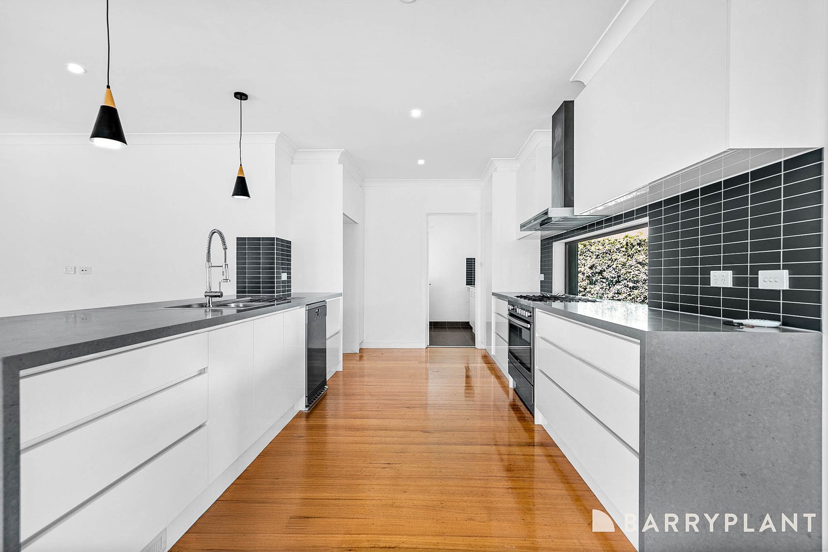 1 Alan Court, Bundoora, VIC 3083 - Thumbnail 2 - 01/05/2026