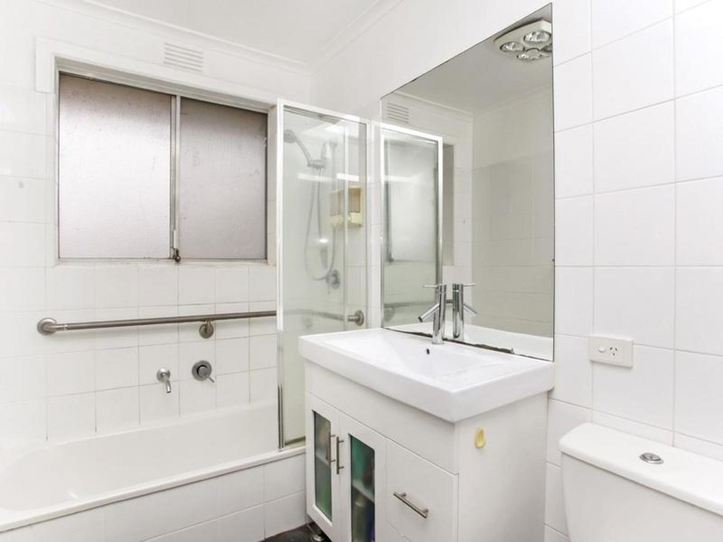 1 Amanda Court, Melton, VIC 3337, Melton - Thumbnail 4