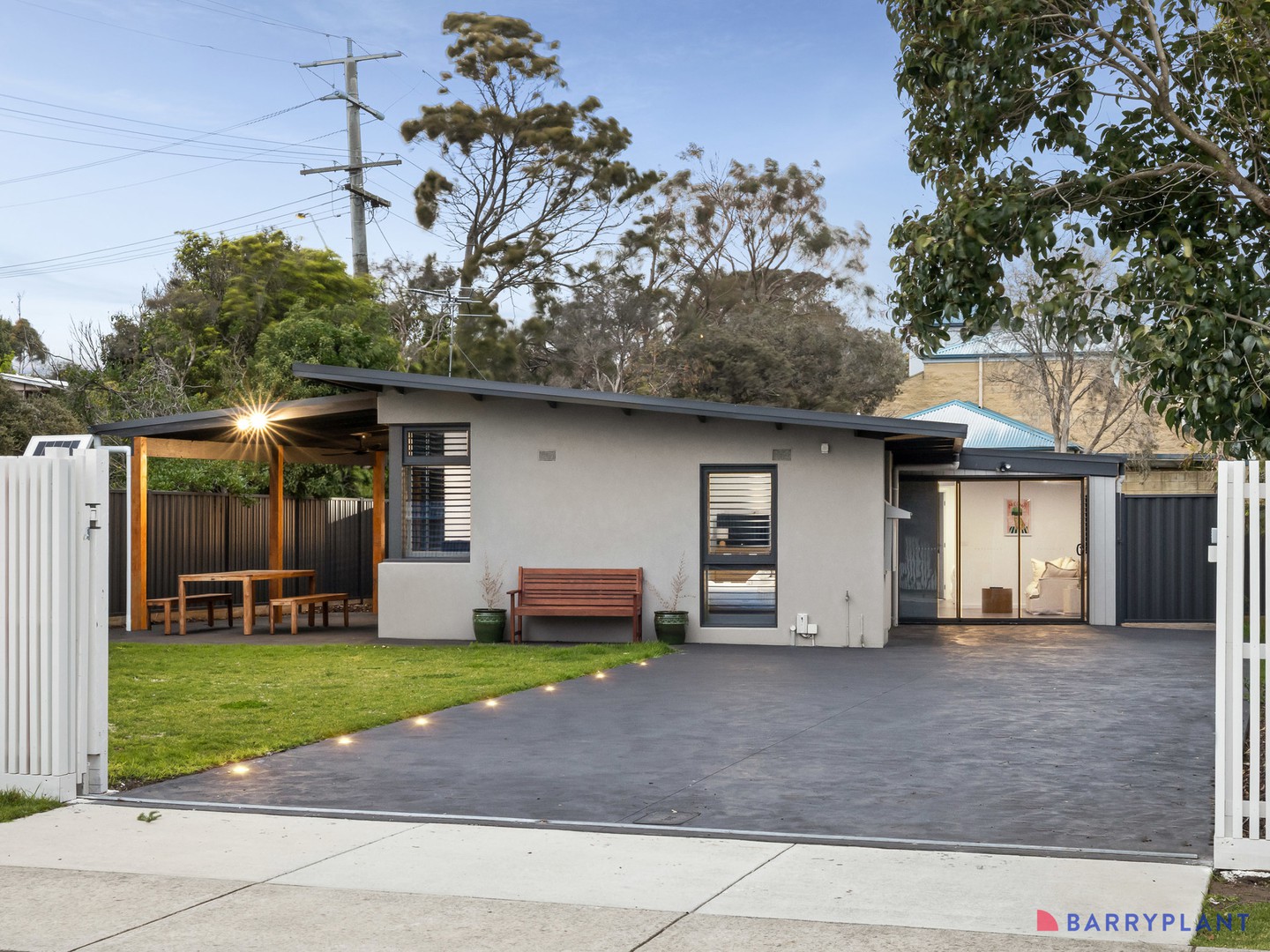 1 Beach Street, Cowes, VIC 3922 - Thumbnail 2 - 09/09/2025