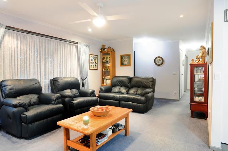 1 Bellfield Drive, Lysterfield, VIC 3156, Lysterfield - Thumbnail 2