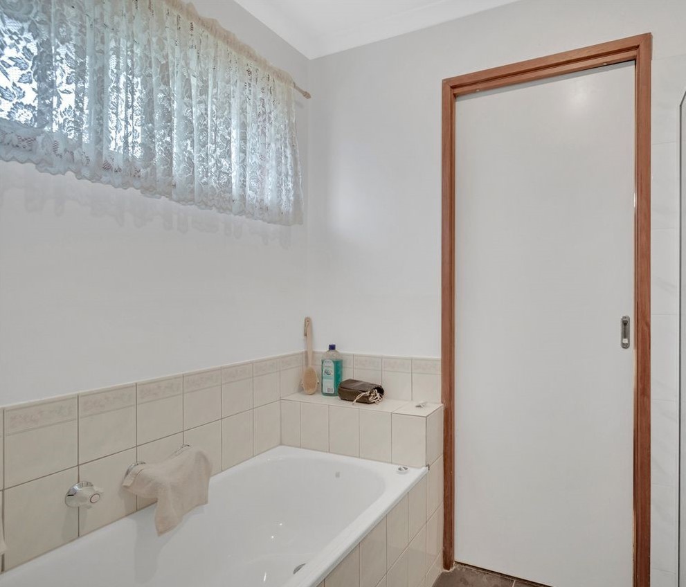 1 Bree Court, Kurunjang, VIC 3337, Kurunjang - Thumbnail 2