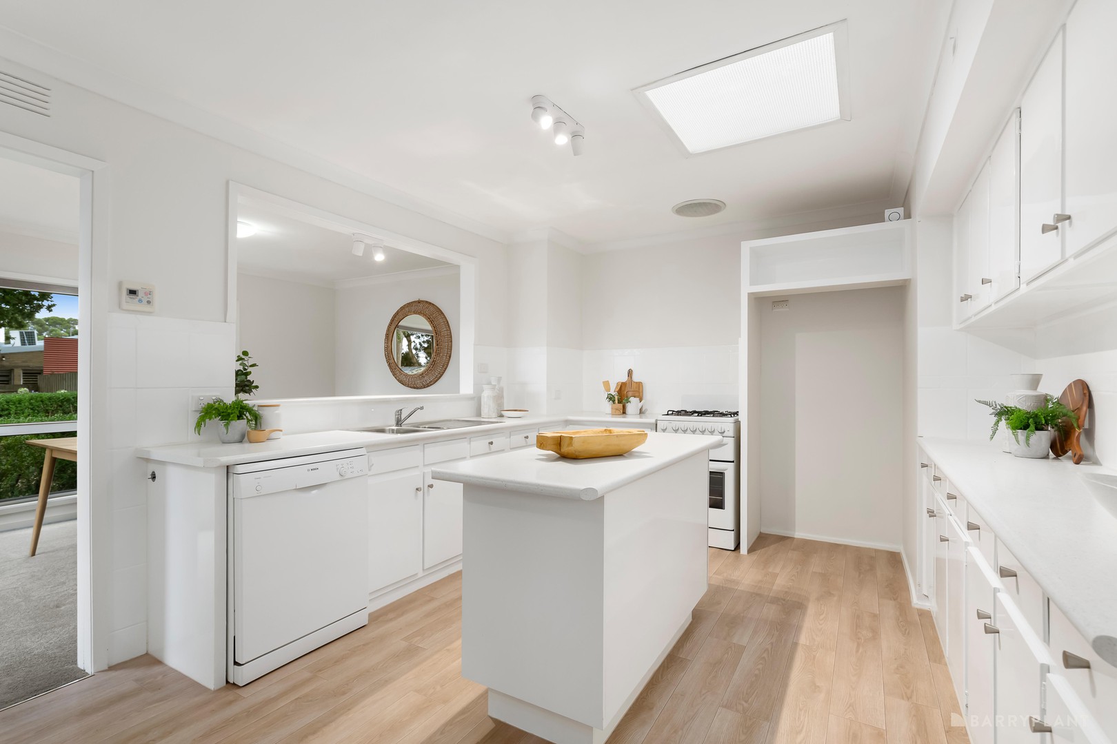 1 Bronhill Road, Ringwood East, VIC 3135, Ringwood East - Thumbnail 4