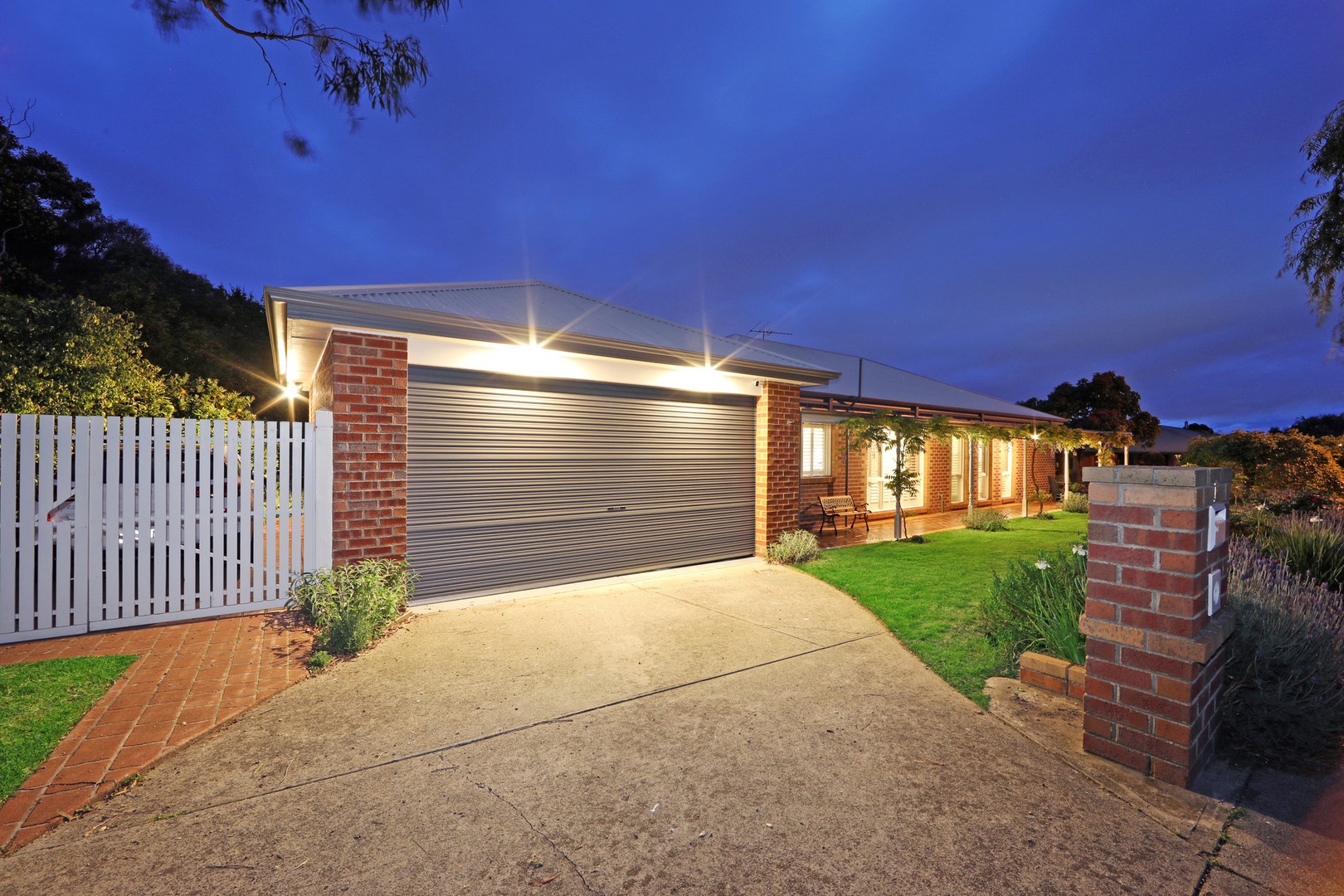 1 Brooklyn Bay CloseRowville, VIC 3178, Rowville - Thumbnail 2