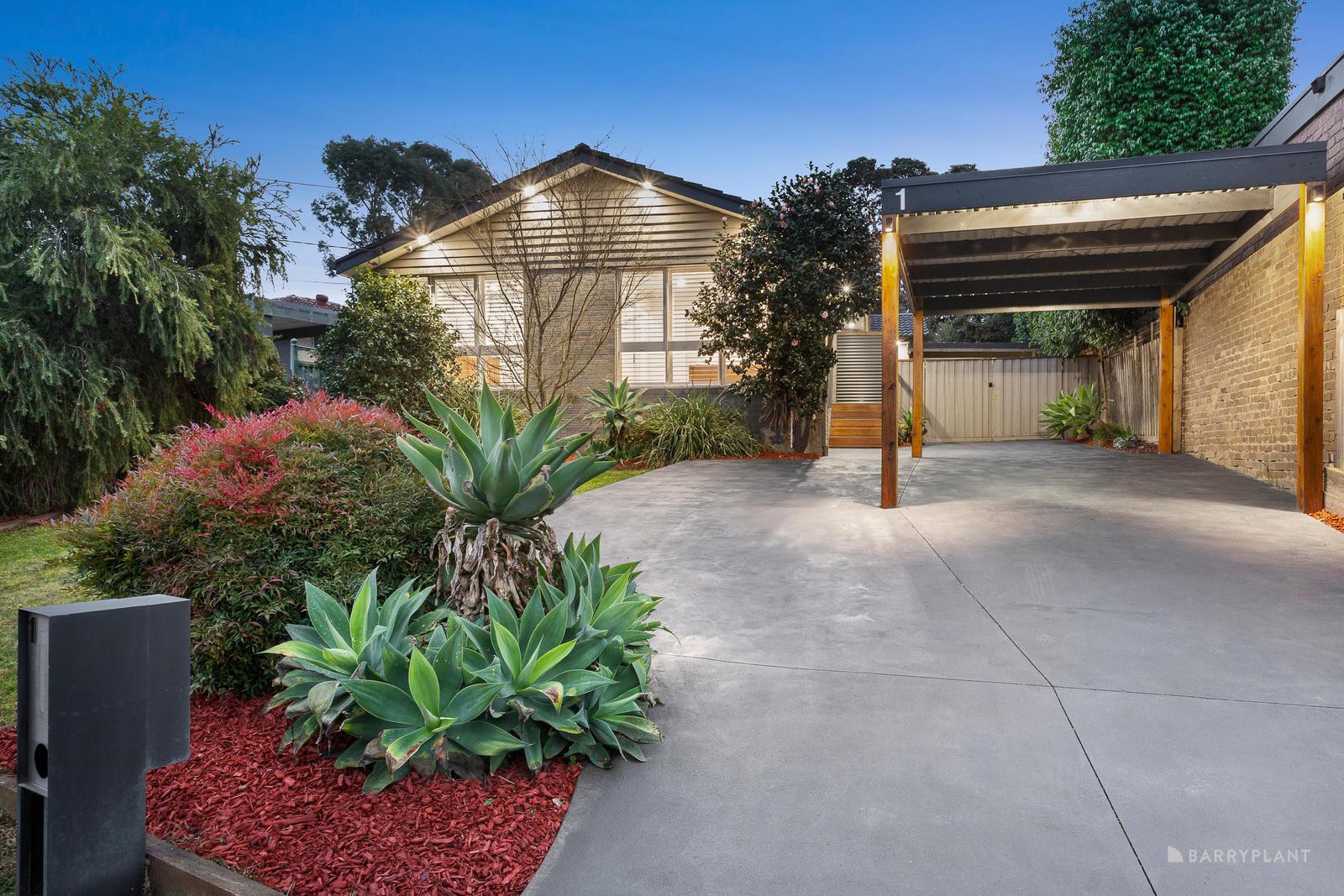 1 Byrne Crescent, Watsonia North, VIC 3087, Watsonia North - Thumbnail 2