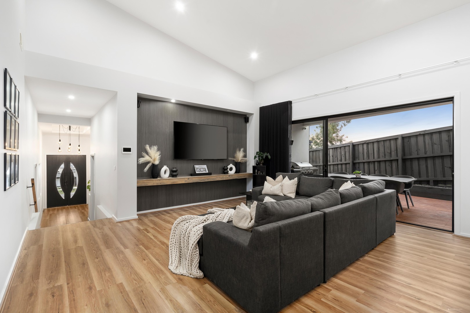 1 Caltowie Street, Doreen, VIC 3754 - Thumbnail 2 - 05/09/2025