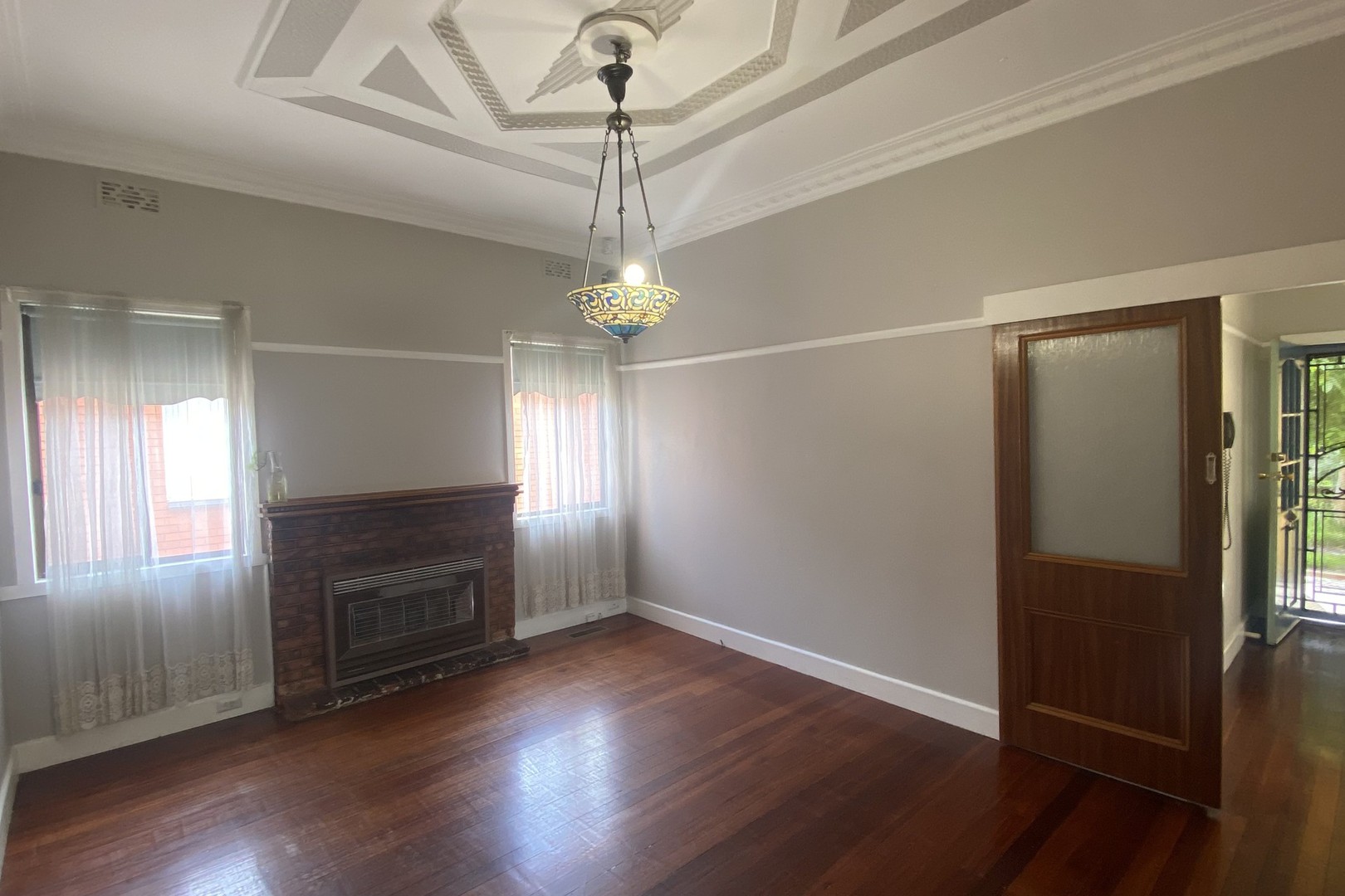 1 Compton Street, Reservoir, VIC 3073 - Thumbnail 1 - 17/11/2021