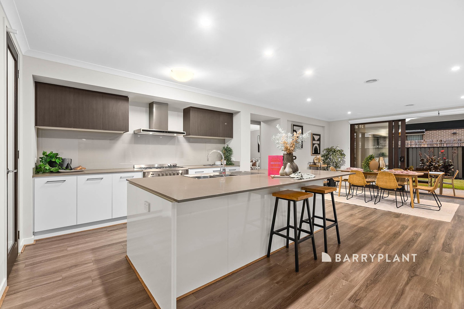 1 Copabella Circuit, Clyde North, VIC 3978, Clyde North - Thumbnail 2
