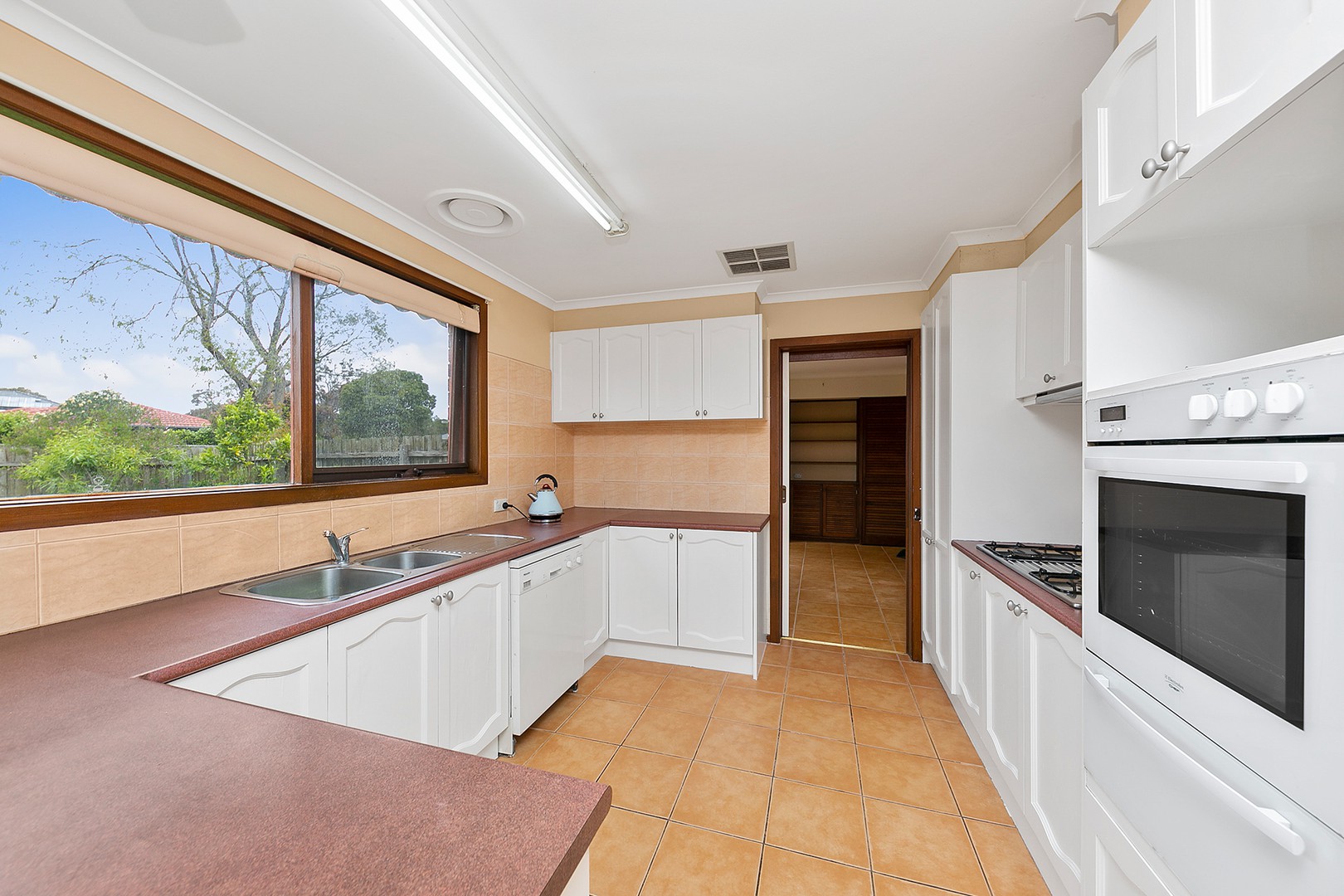 1 Cornelius Drive, Wantirna South, VIC 3152 - Thumbnail 2 - 29/10/2024