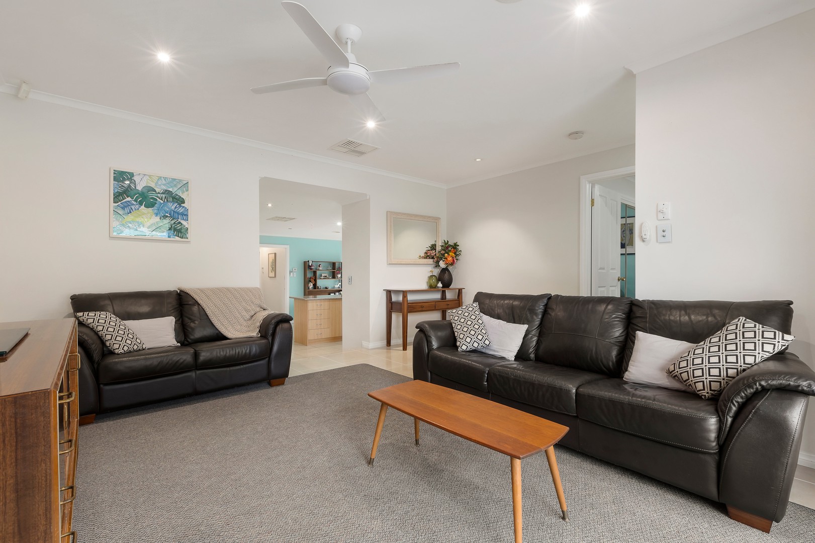 1 Cottage Close, Roxburgh Park, VIC 3064 - Thumbnail 2 - 16/04/2024