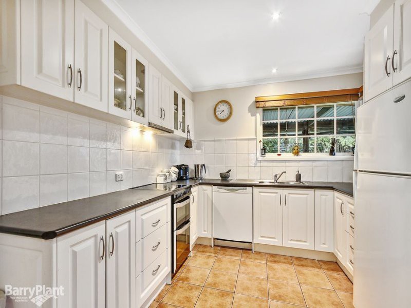 1 Cumberland Crescent, Chirnside Park, VIC 3116, Chirnside Park - Thumbnail 3