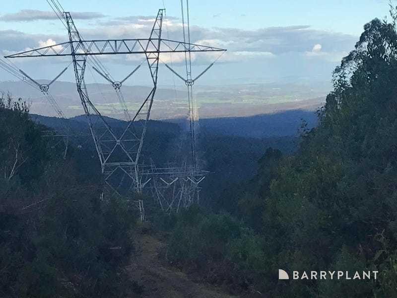 1 Currawong Drive, Gembrook, VIC 3783 - Thumbnail 2 - 20/05/2025