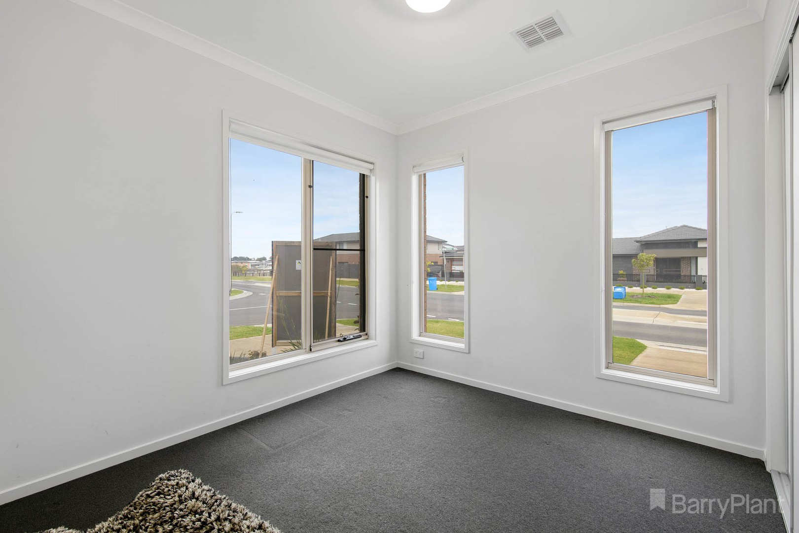 1 Danube Road, Clyde, VIC 3978 - Thumbnail 2 - 13/09/2021