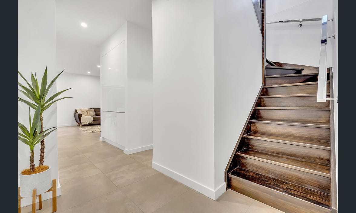 1 Divan Place, Craigieburn, VIC 3064 - Thumbnail 1 - 18/01/2023