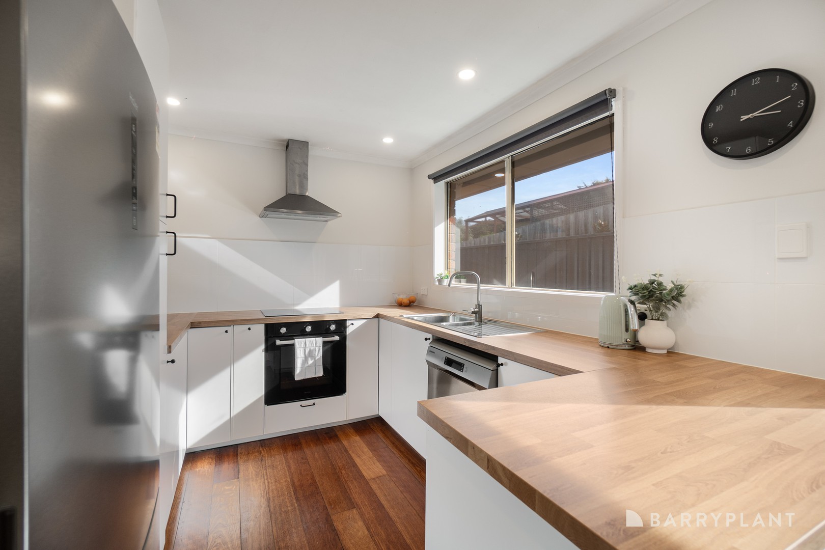 1 Earle Close, Pakenham, VIC 3810 - Thumbnail 2 - 03/09/2026