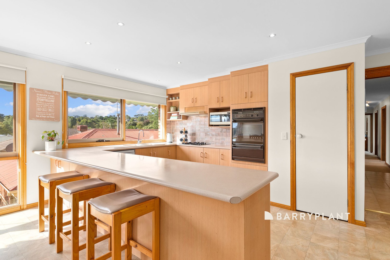 1 Ellaswood Close, Berwick, VIC 3806, Berwick - Thumbnail 4