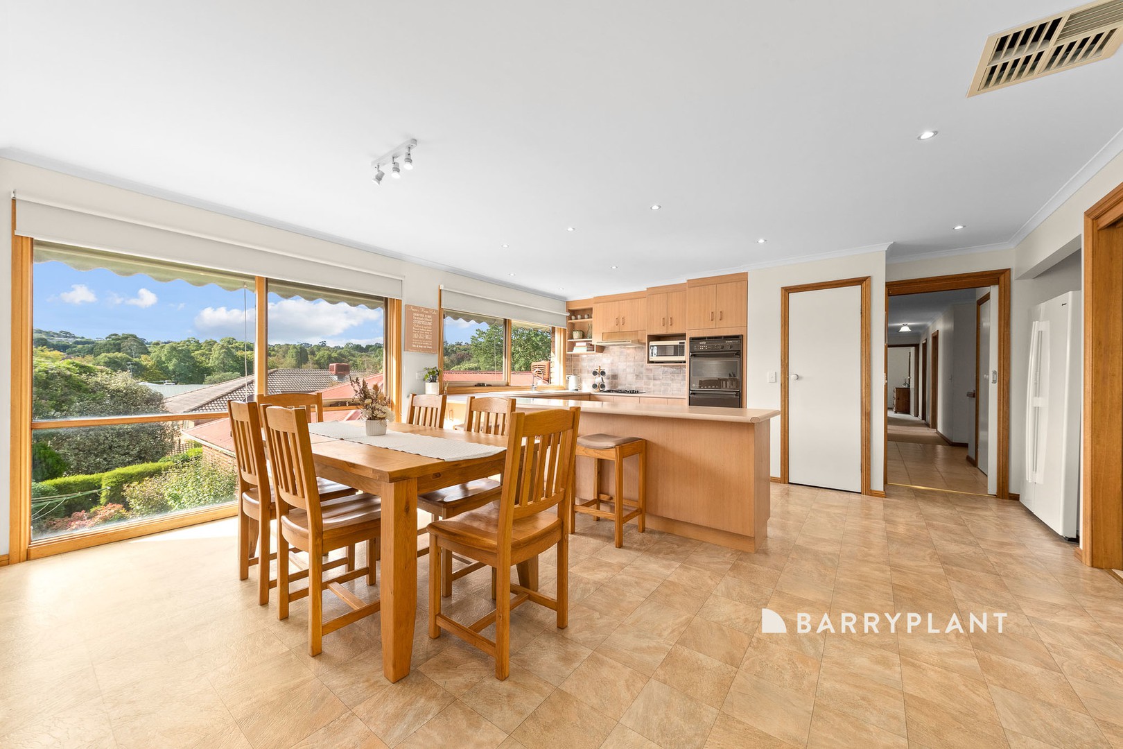 1 Ellaswood Close, Berwick, VIC 3806, Berwick - Thumbnail 6