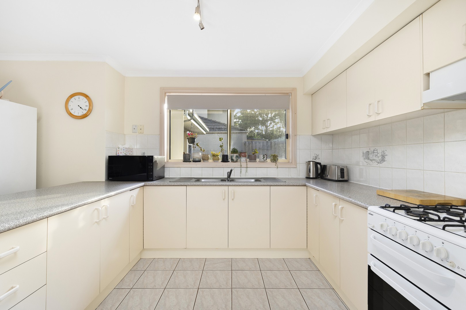 1 Erinka Crescent, Patterson Lakes, VIC 3197, Patterson Lakes - Thumbnail 5