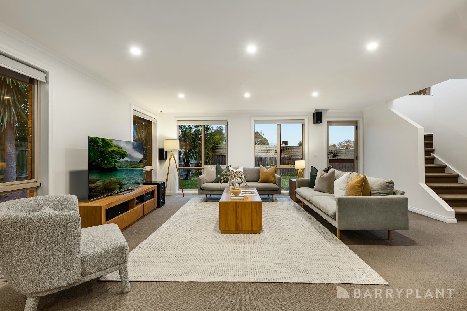 1 Eunice Court, Kilsyth South, VIC 3137 - Thumbnail 2 - 05/06/2024