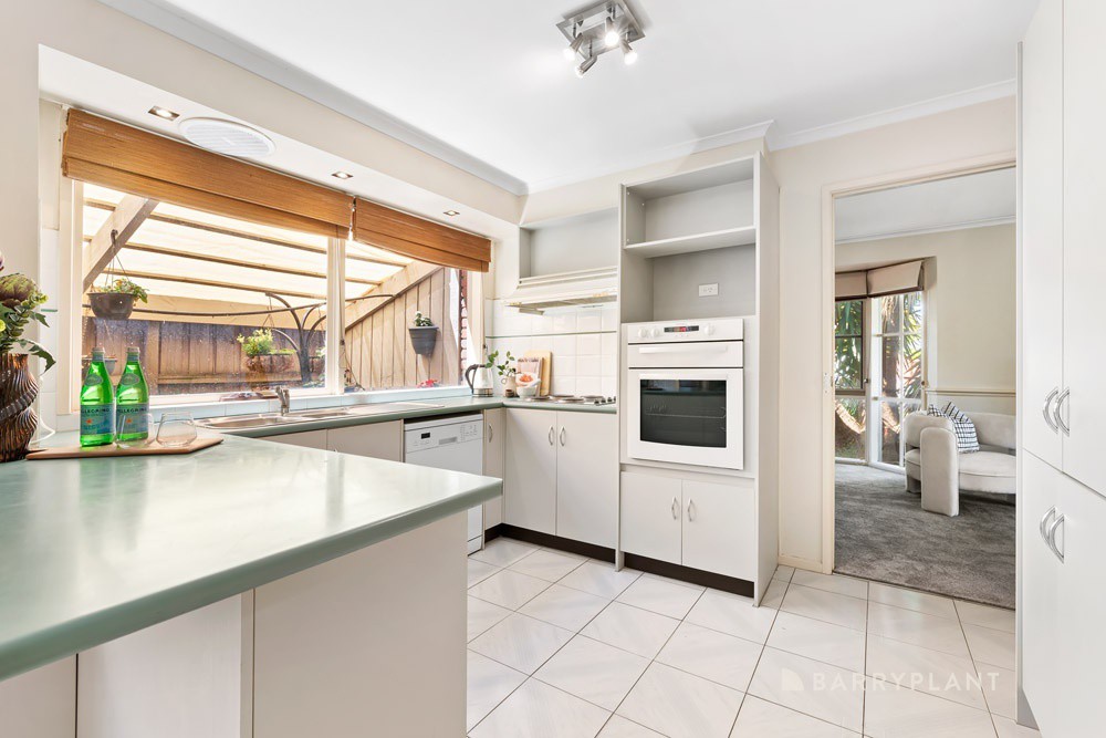 1 Fairwyn Close, Mill Park, VIC 3082, Mill Park - Thumbnail 3