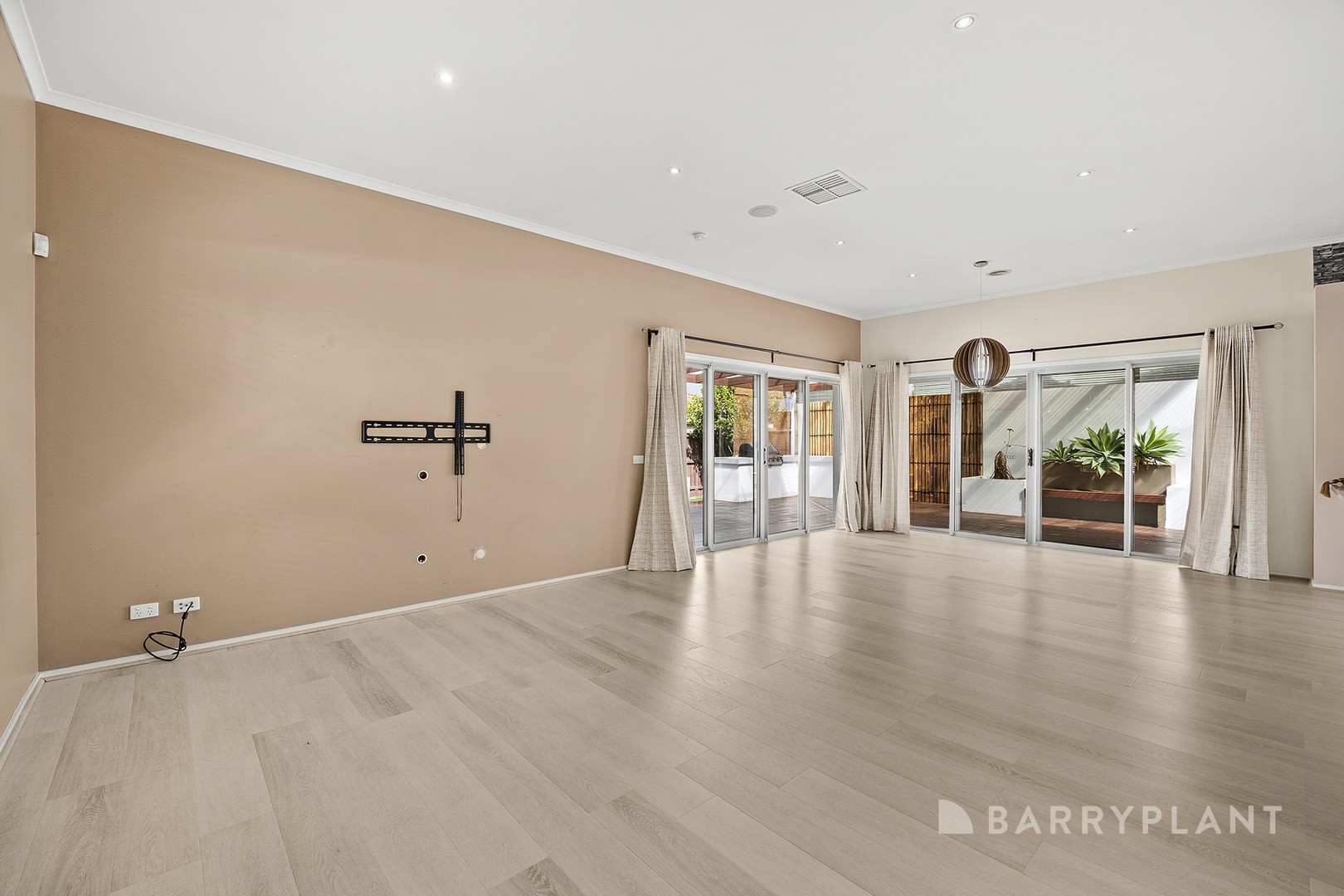 1 Fallingwater Drive, Pakenham, VIC 3810, Pakenham - Thumbnail 3