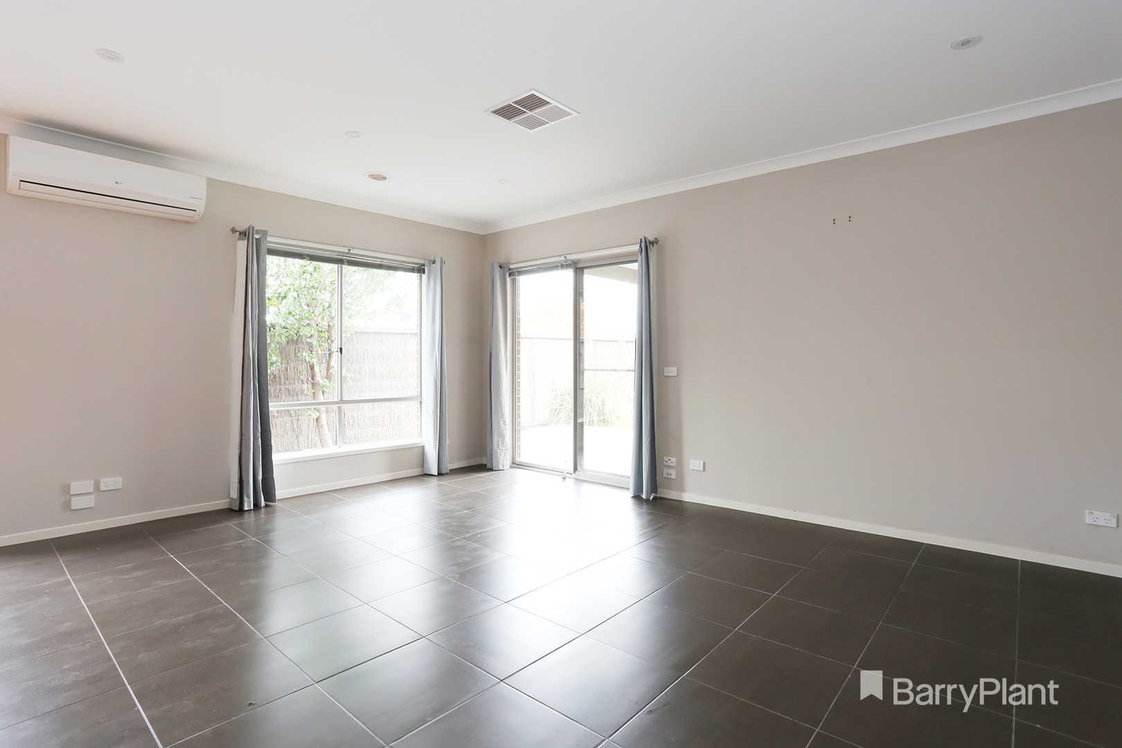 1 Fazeley Close, Clyde North, VIC 3978, Clyde North - Thumbnail 6