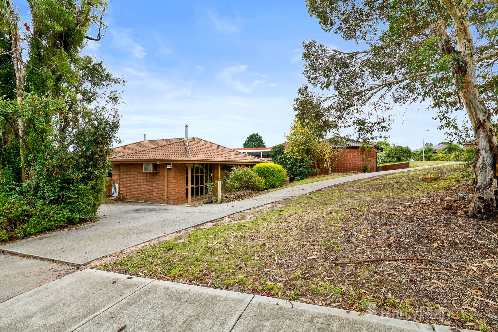 1 Feldspar Court, Narre Warren, VIC 3805, Narre Warren - Thumbnail 2