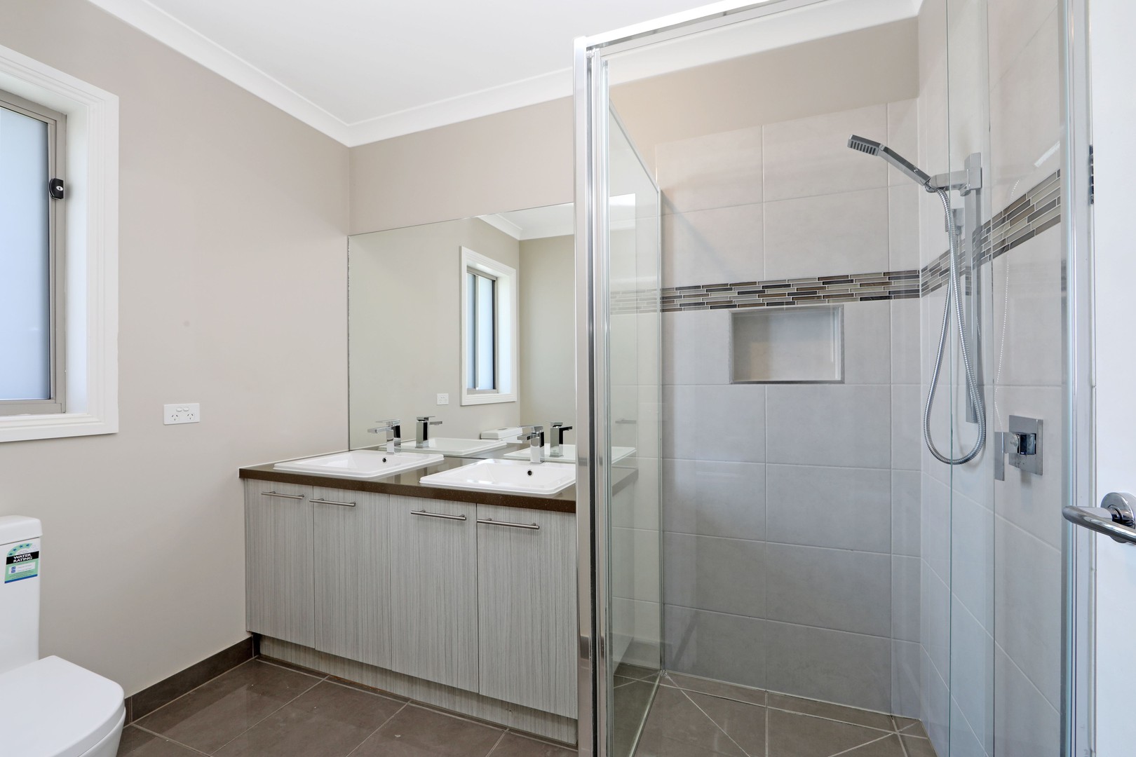 1 Fellowship Street, Clyde North, VIC 3978 - Thumbnail 2 - 16/12/2021
