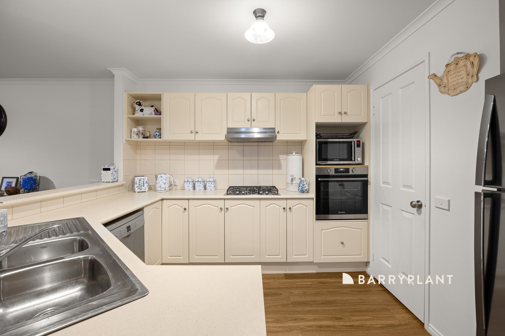 1 Flax Mill Close, Drouin, VIC 3818 - Thumbnail 2 - 24/11/2025