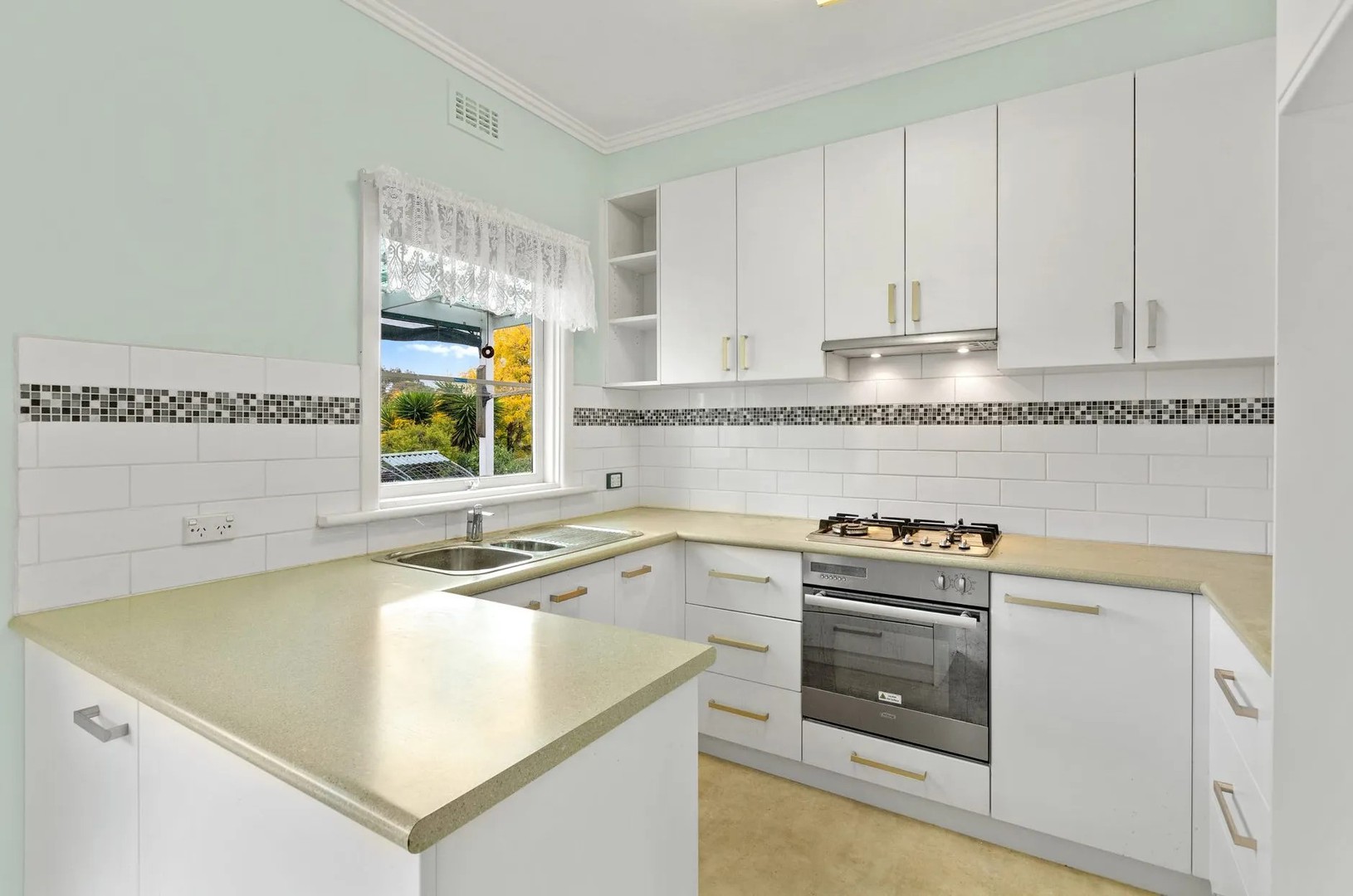 1 Fletcher Street, Forest Hill, VIC 3131 - Thumbnail 1 - 13/04/2026