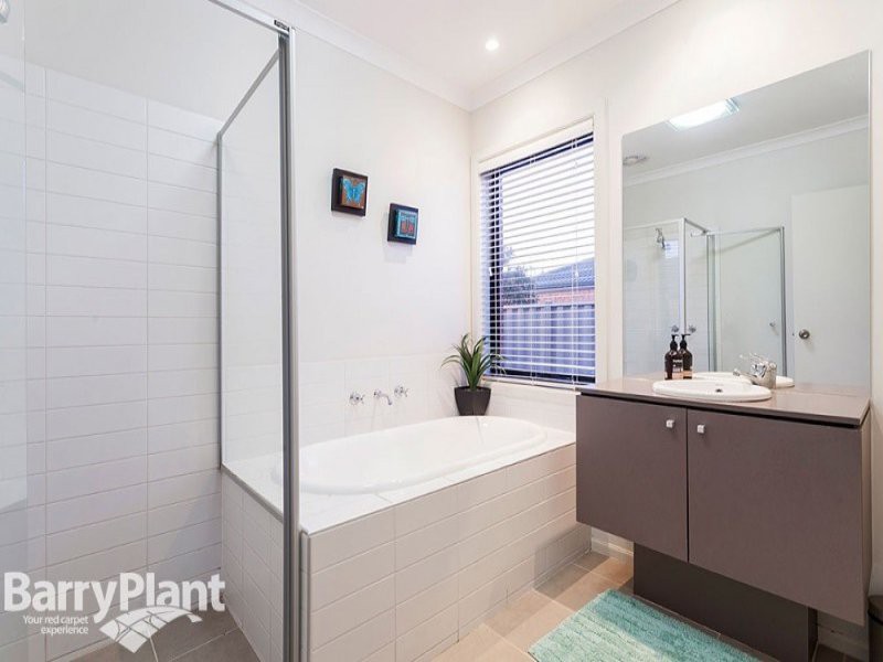 1 Frankie Way, Point Cook, VIC 3030, Point Cook - Thumbnail 3
