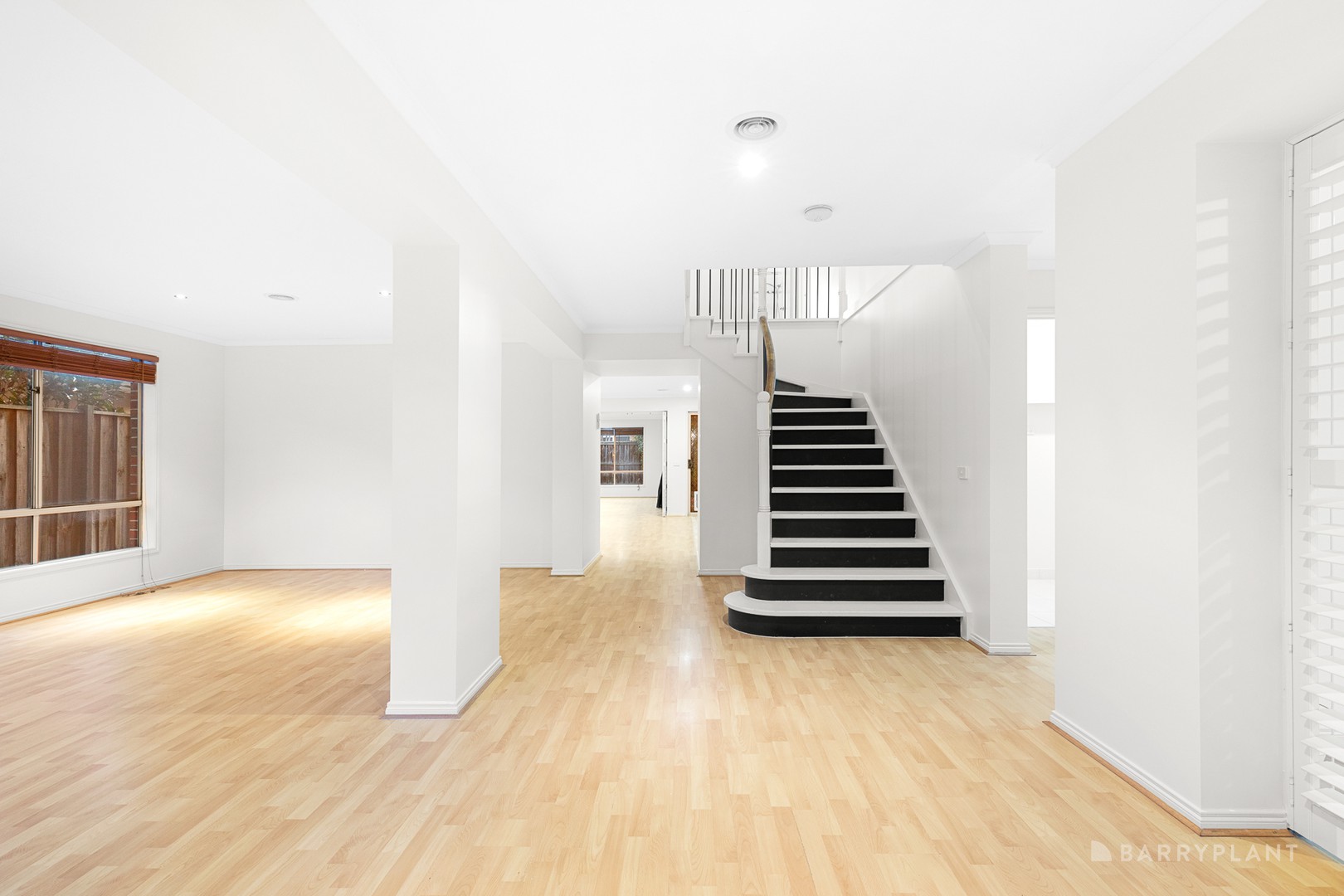 1 Gerbera Place, Point Cook, VIC 3030, Point Cook - Thumbnail 3