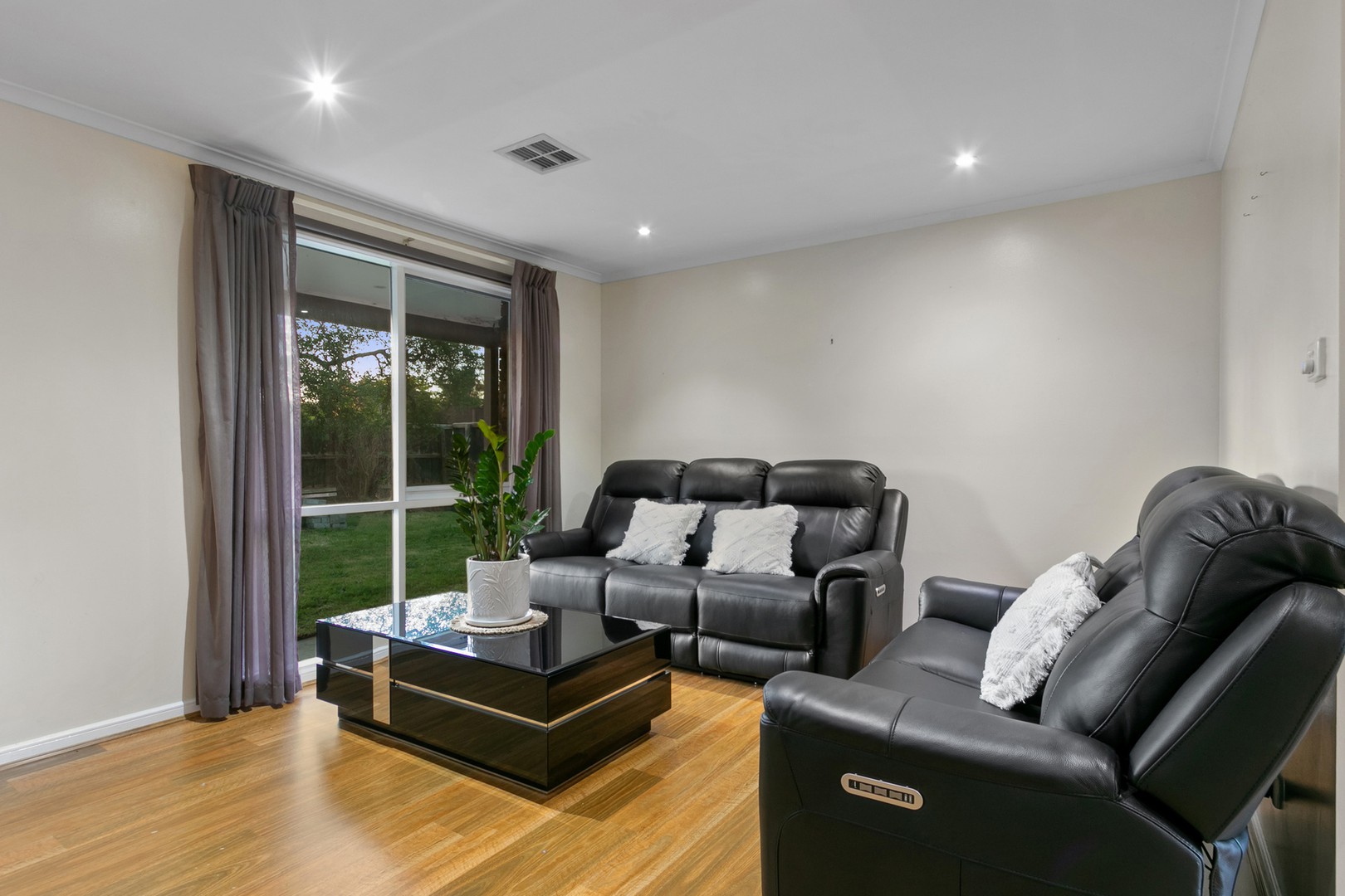 1 Glenmaggie Court, Wantirna South, VIC 3152, Wantirna South - Thumbnail 2