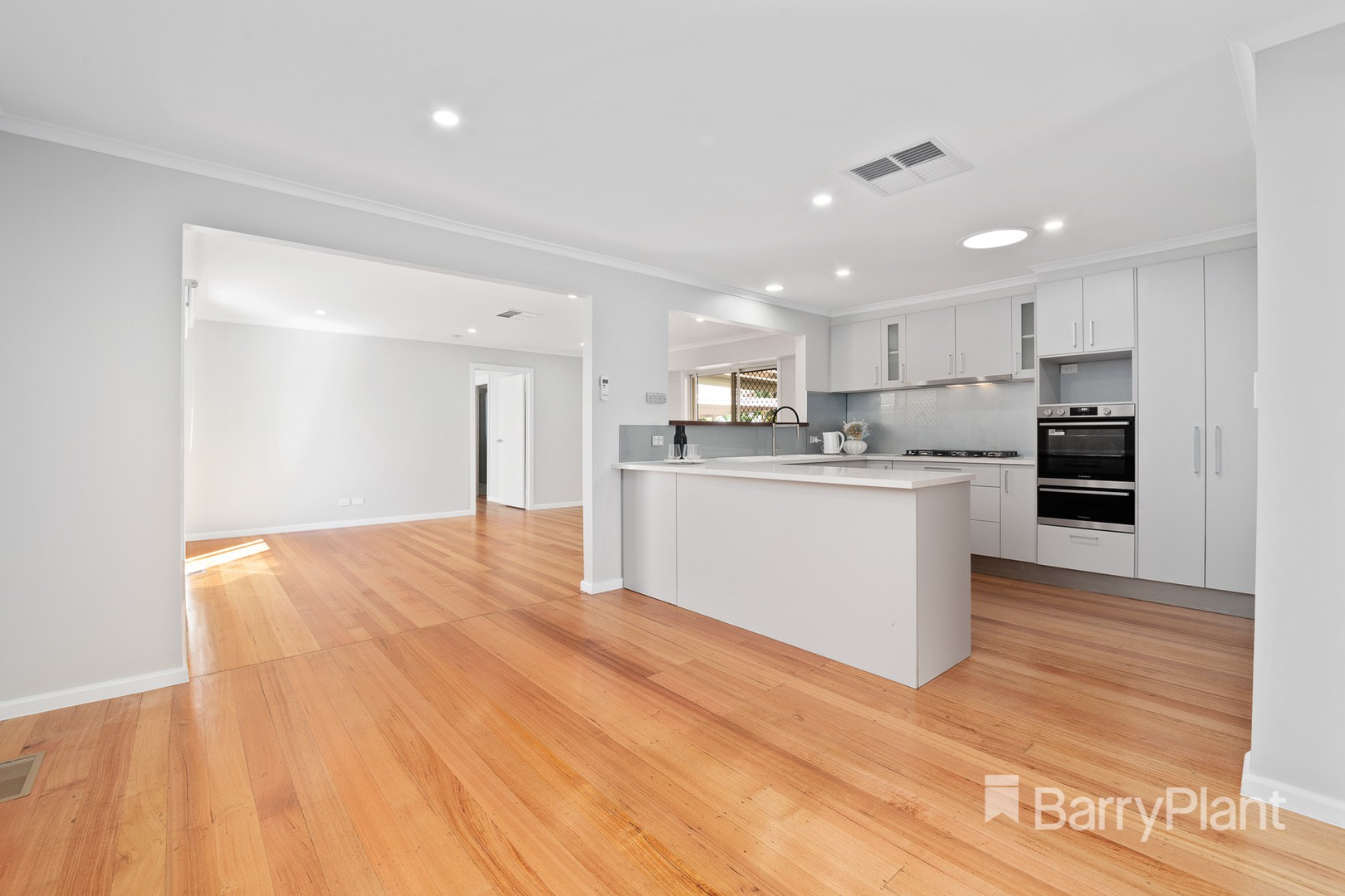 1 Gorham Avenue, Epping, VIC 3076, Epping - Thumbnail 2