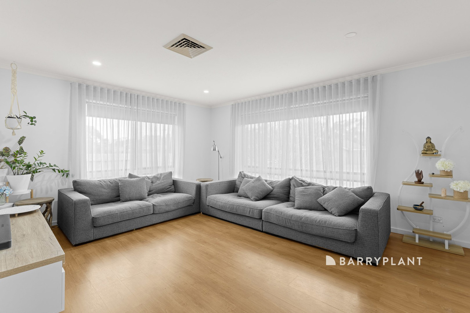 1 Greenacre Crescent, Narre Warren, VIC 3805 - Thumbnail 2 - 17/09/2025