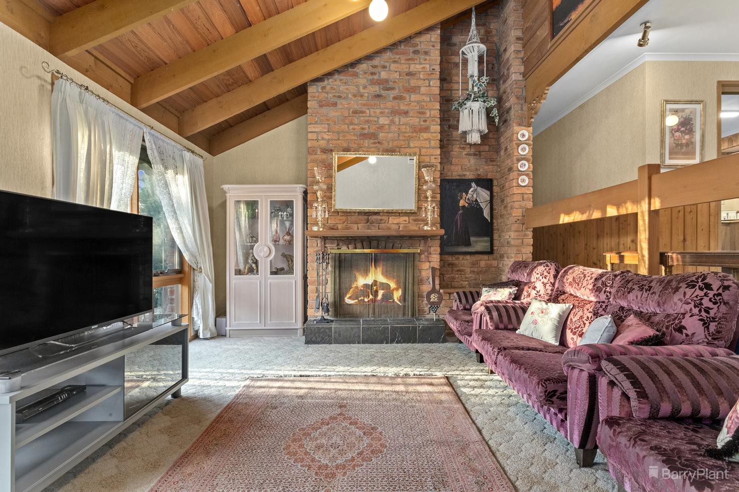 1 Greenleaf Court, Eltham North, VIC 3095, Eltham North - Thumbnail 2