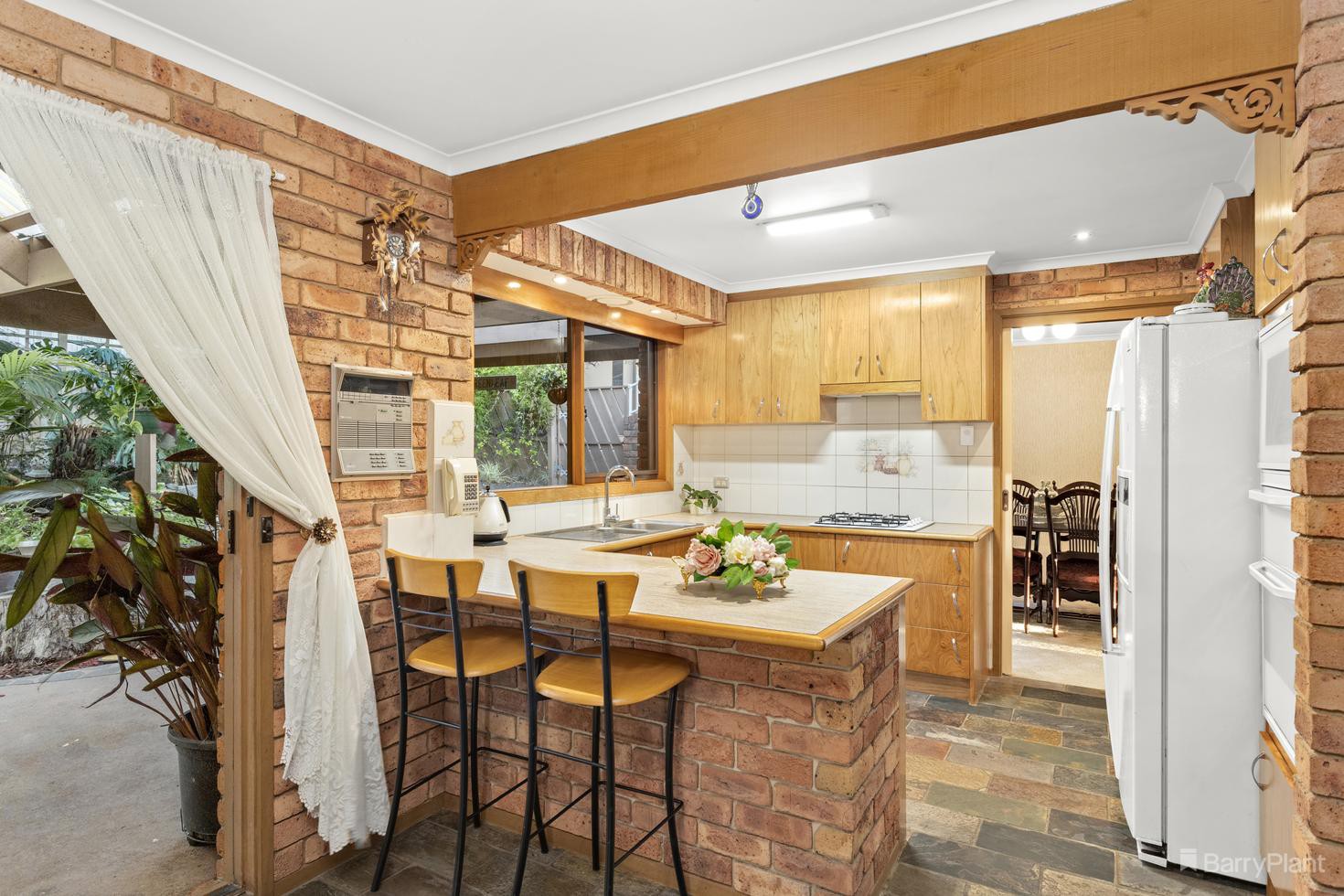1 Greenleaf Court, Eltham North, VIC 3095, Eltham North - Thumbnail 3