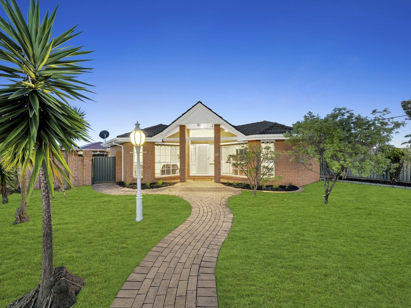 1 Grevillea Crescent, Hoppers Crossing, VIC 3029 - Image - 18/09/2026