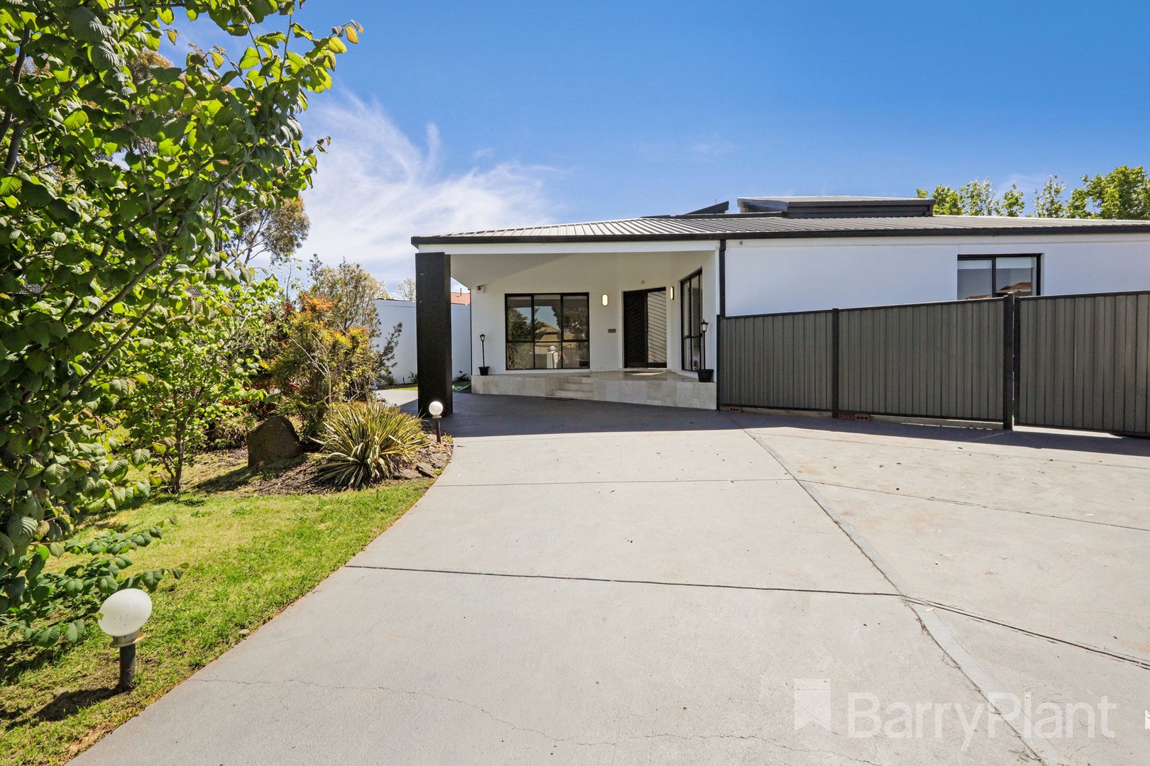 1 Haddington Crescent, Greenvale, VIC 3059 - Thumbnail 2 - 21/10/2021