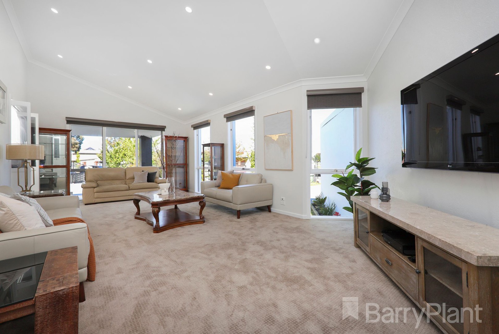 1 Haddington CrescentGreenvale, VIC 3059, Greenvale - Thumbnail 5