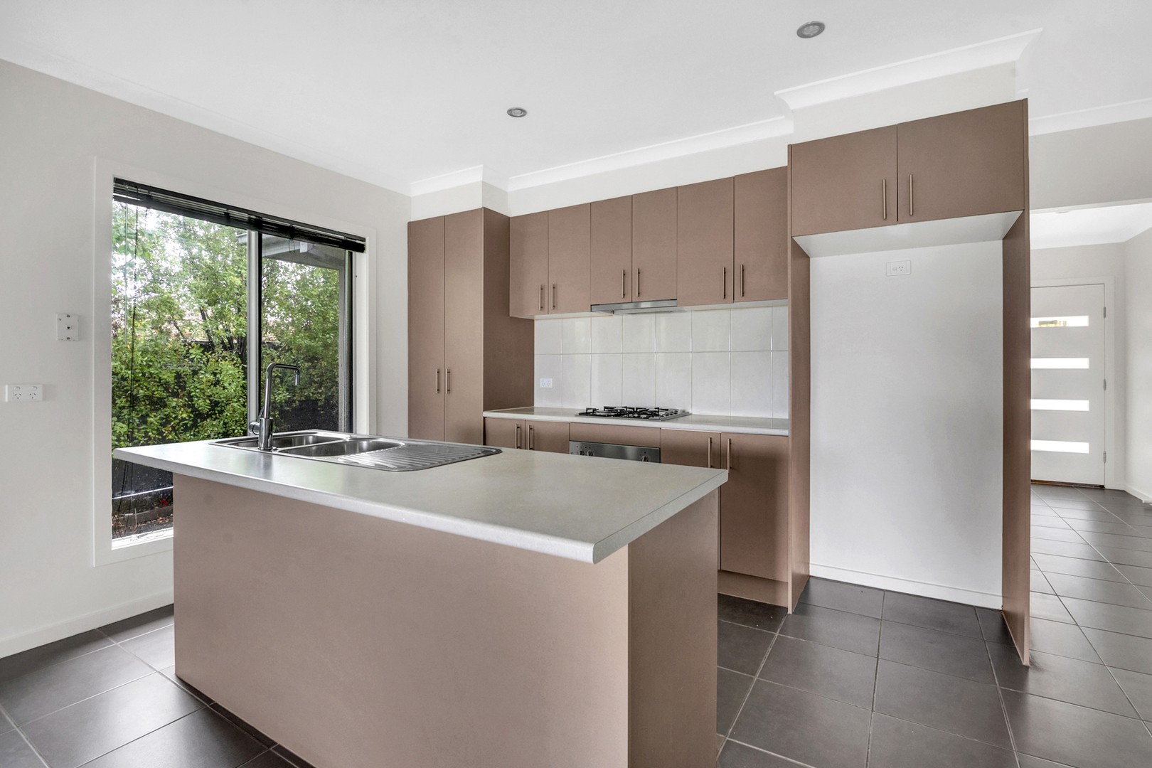 1 Hadley Lane, Craigieburn, VIC 3064, Craigieburn - Thumbnail 2