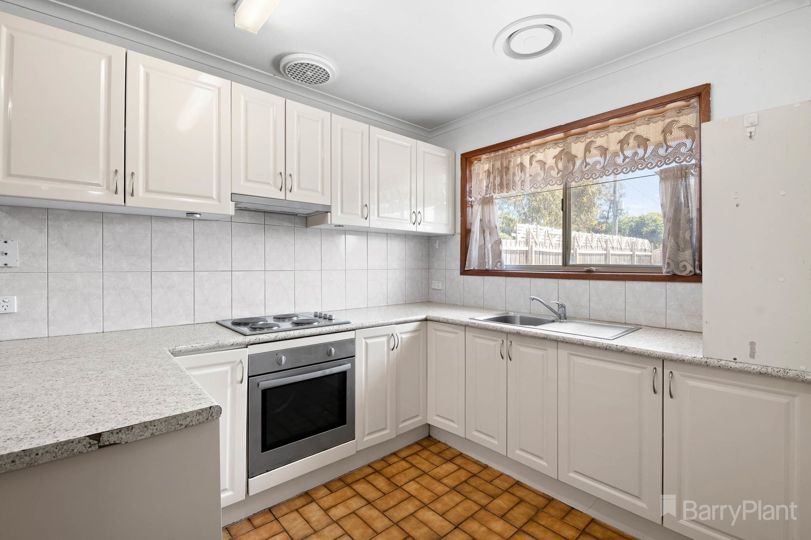 1 Hayman Avenue, Seaford, VIC 3198, Seaford - Thumbnail 3