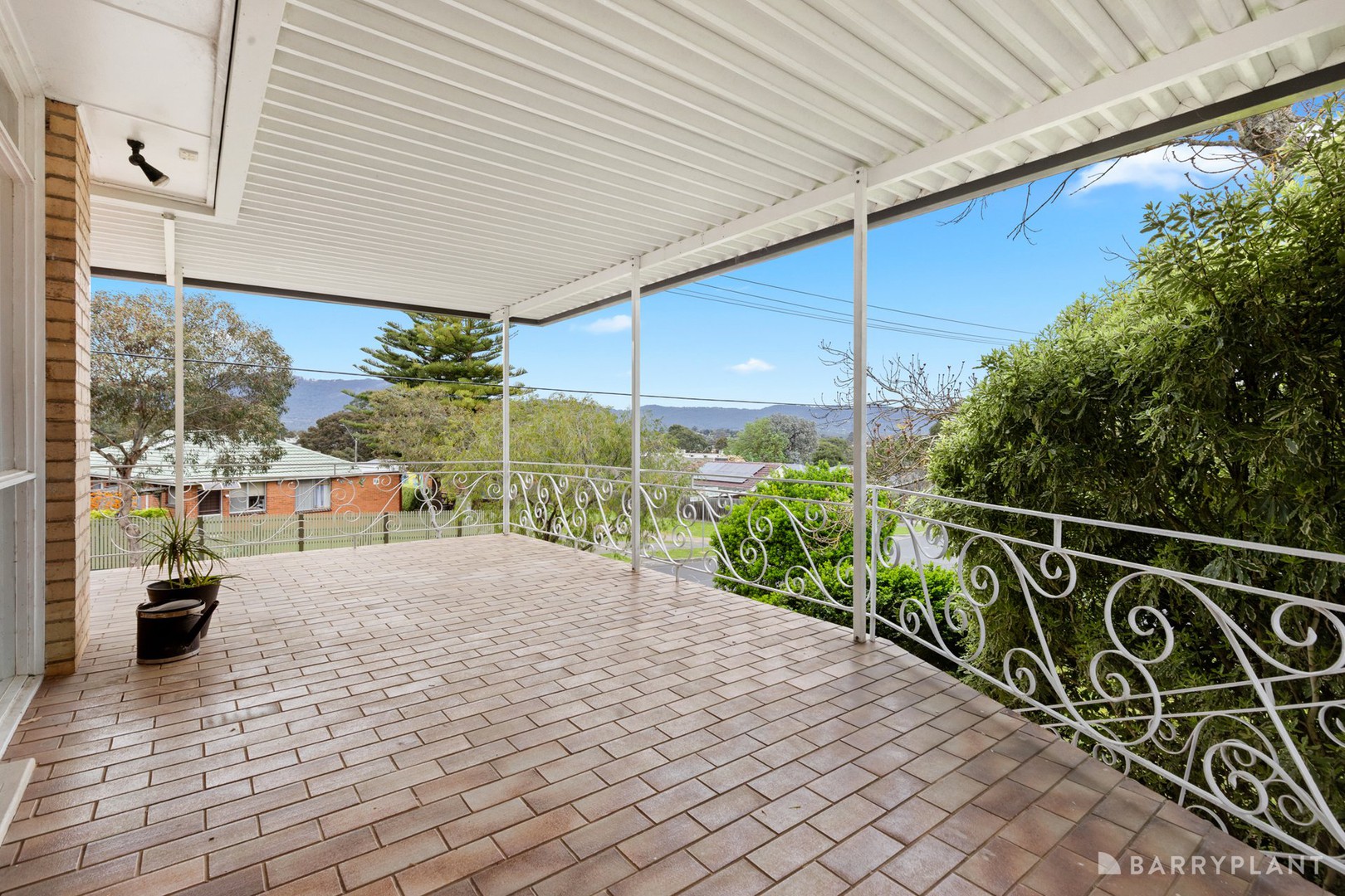 1 Helen Avenue, Croydon South, VIC 3136 - Thumbnail 2 - 01/10/2026