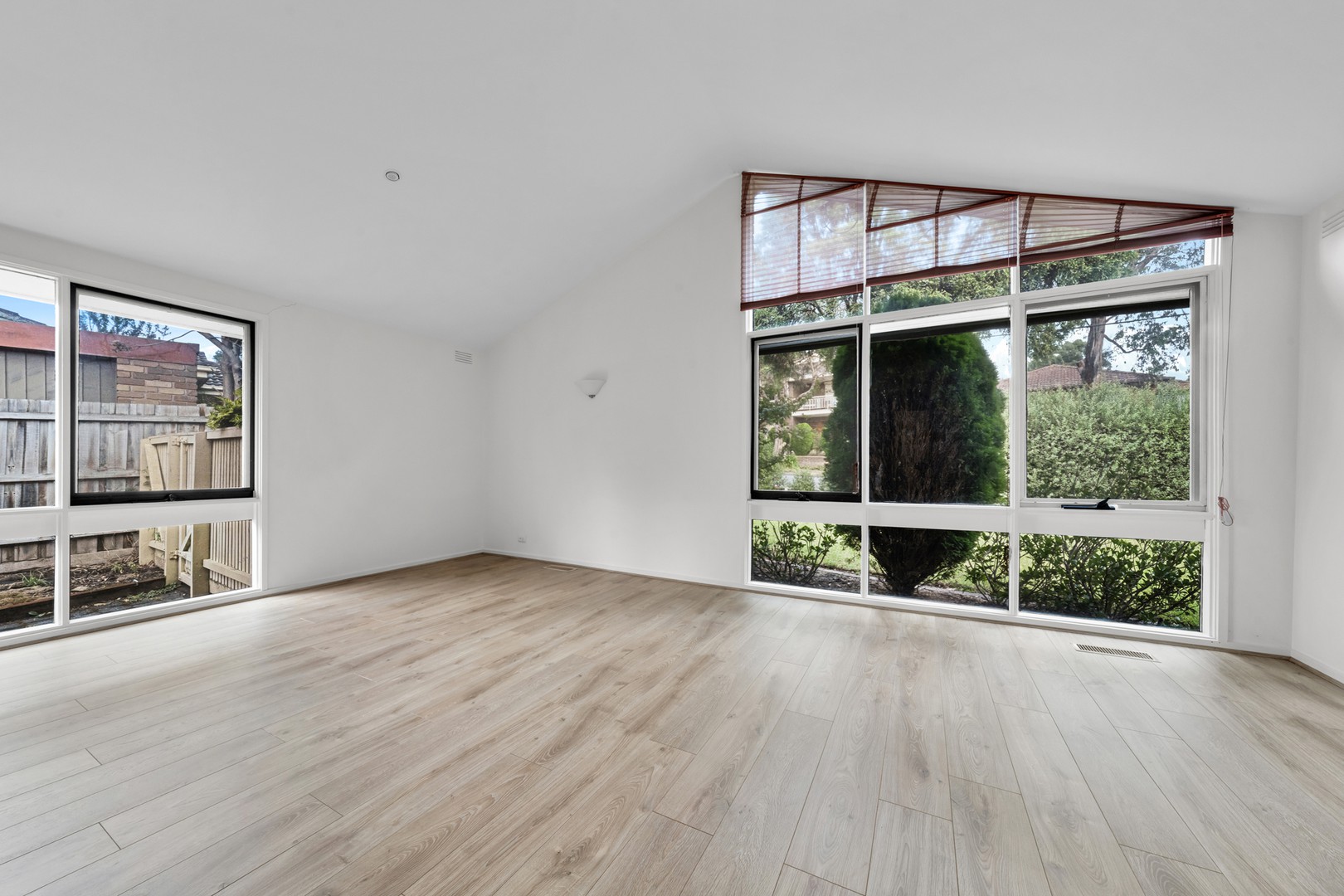1 Hempstead Avenue, Vermont South, VIC 3133 - Thumbnail 2 - 04/04/2024