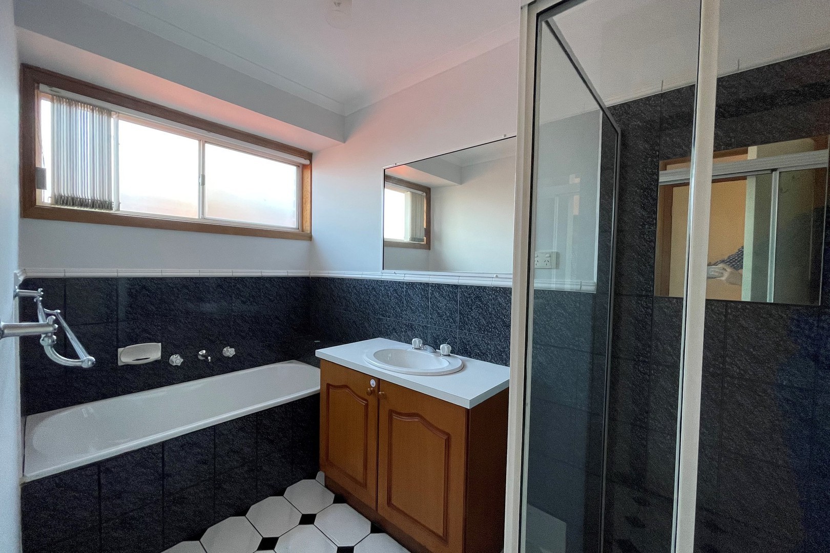 1 Henry Drive, Altona Meadows, VIC 3028, Altona Meadows - Thumbnail 7