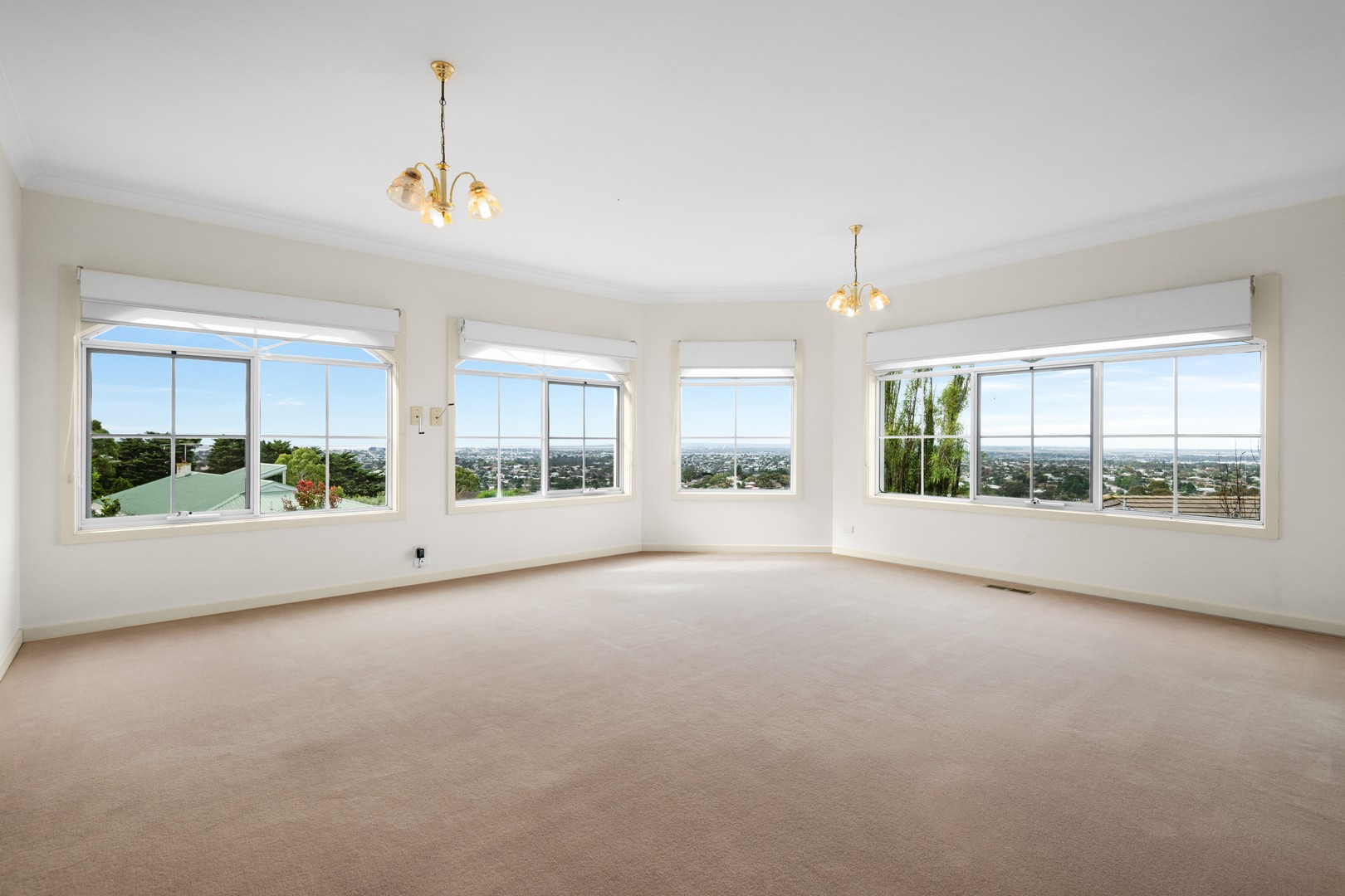 1 High View Court, Wandana Heights, VIC 3216 - Thumbnail 2 - 25/05/2026