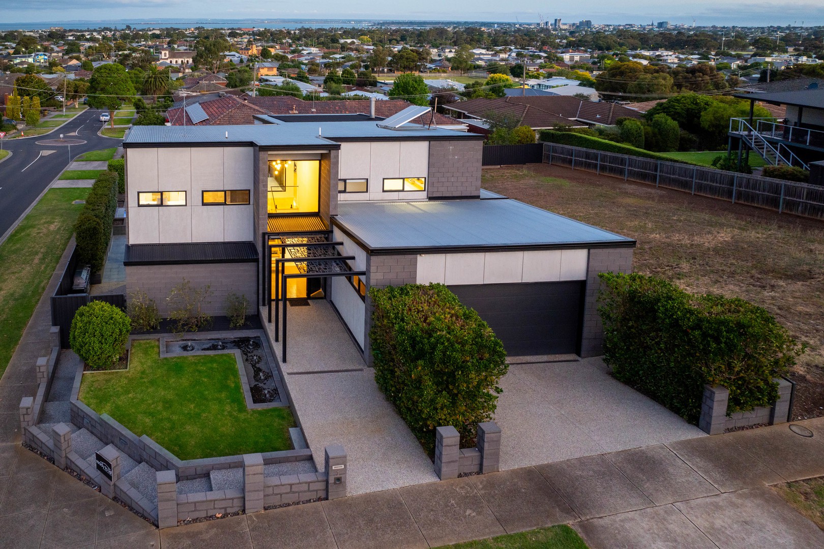 1 Hillbank Close, Hamlyn Heights, VIC 3215, Hamlyn Heights - Thumbnail 4