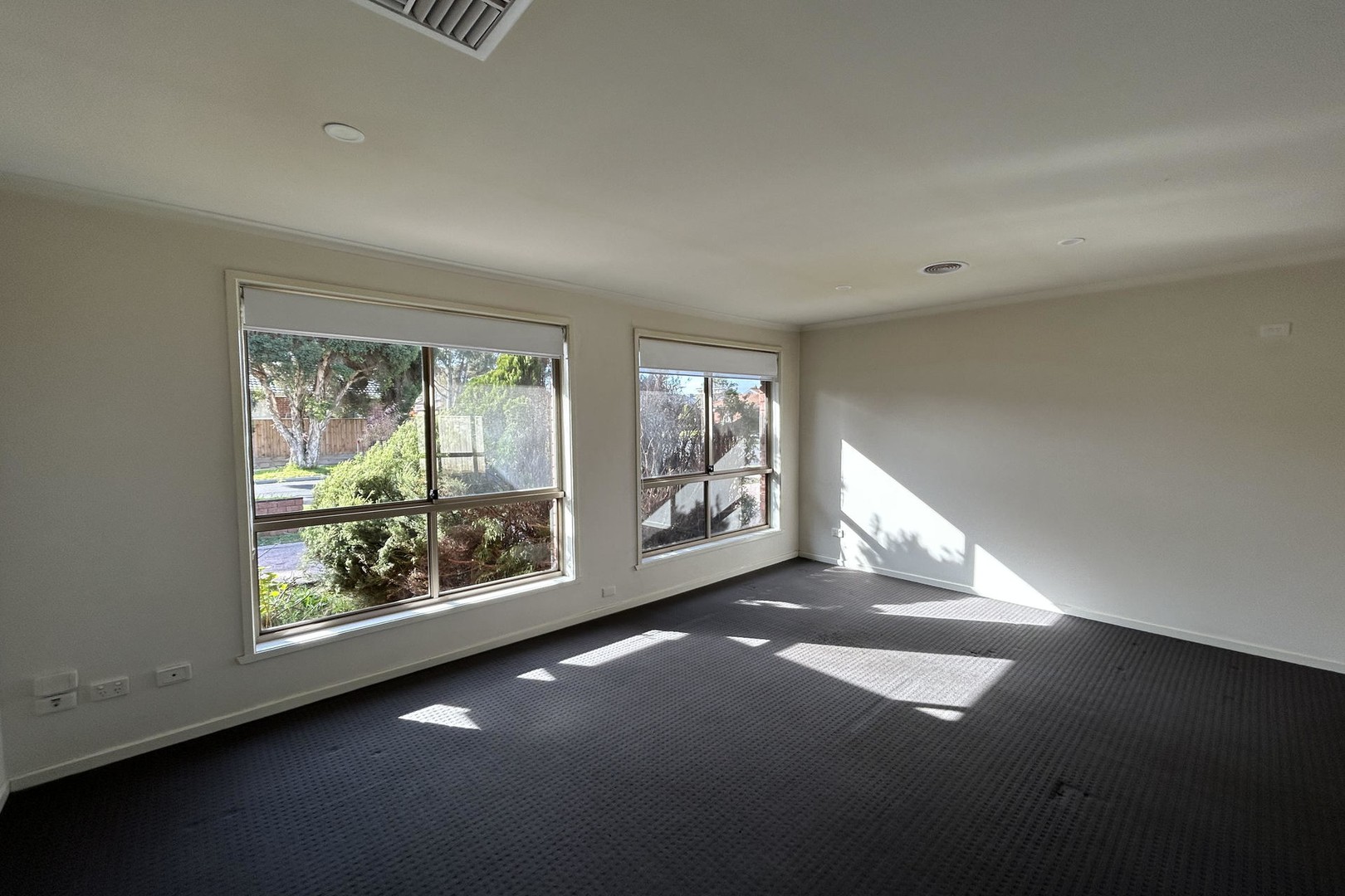 1 Hobson Crescent, Mill Park, VIC 3082, Mill Park - Thumbnail 4